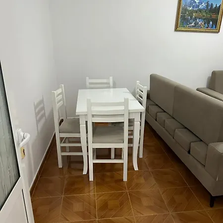 Holiday דירה
